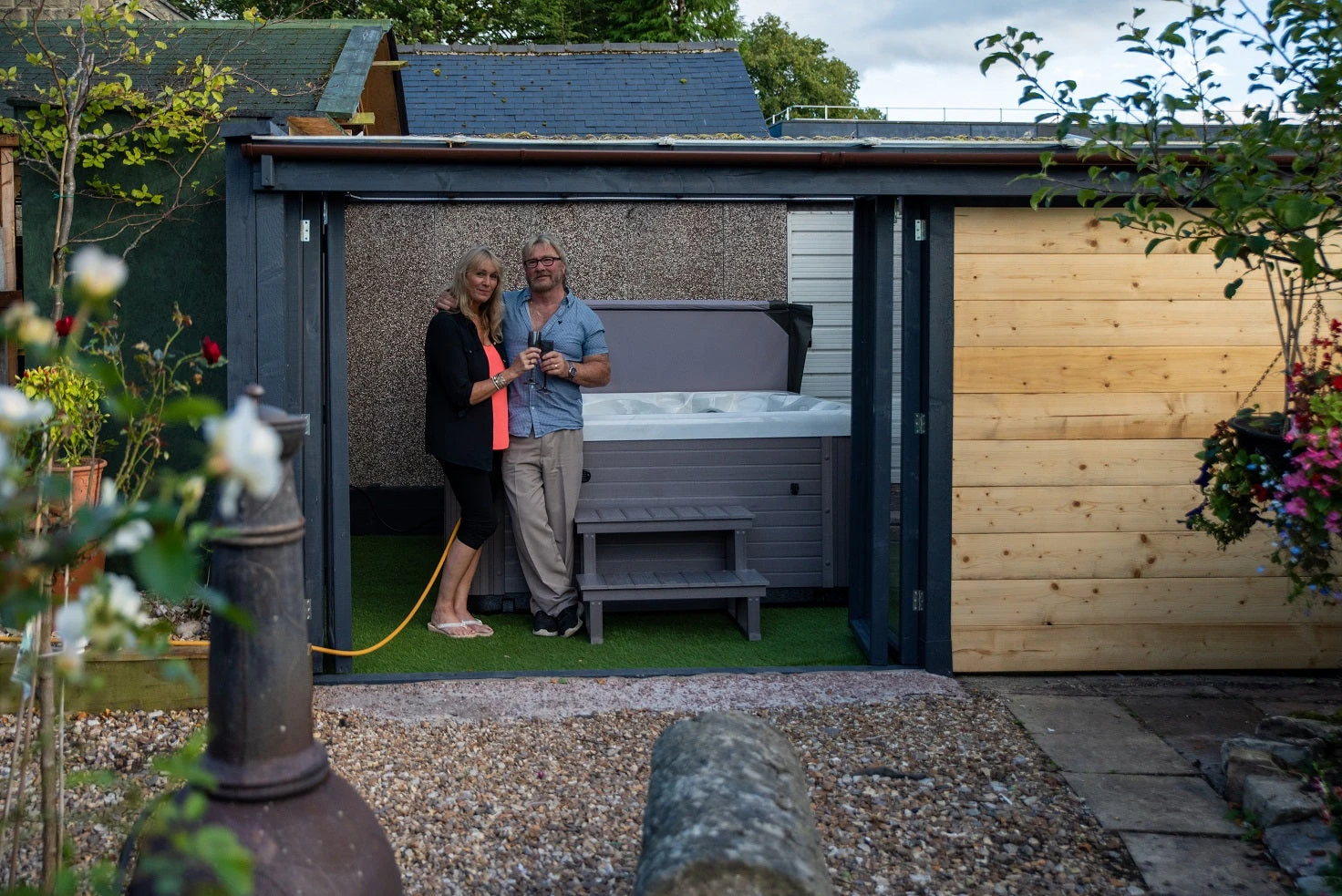 Holiday Let 5 - 5 Person Hot Tub With 1 Lounger 15 Holiday Let 5 - 5 Person Hot Tub With 1 Lounger - Image 15