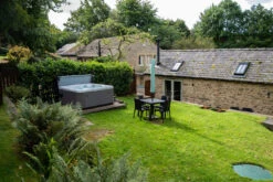 Holiday Let 5 - 5 Person Hot Tub With 1 Lounger 25 Holiday Let 5 - 5 Person Hot Tub With 1 Lounger -Swim Spa Store HolidayLetRobinHoodFarmLifestyle 39