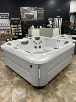 Jacuzzi® J335 Hot Tub 13 Jacuzzi® J335 Hot Tub -Swim Spa Store IMG 20251003 WA0030