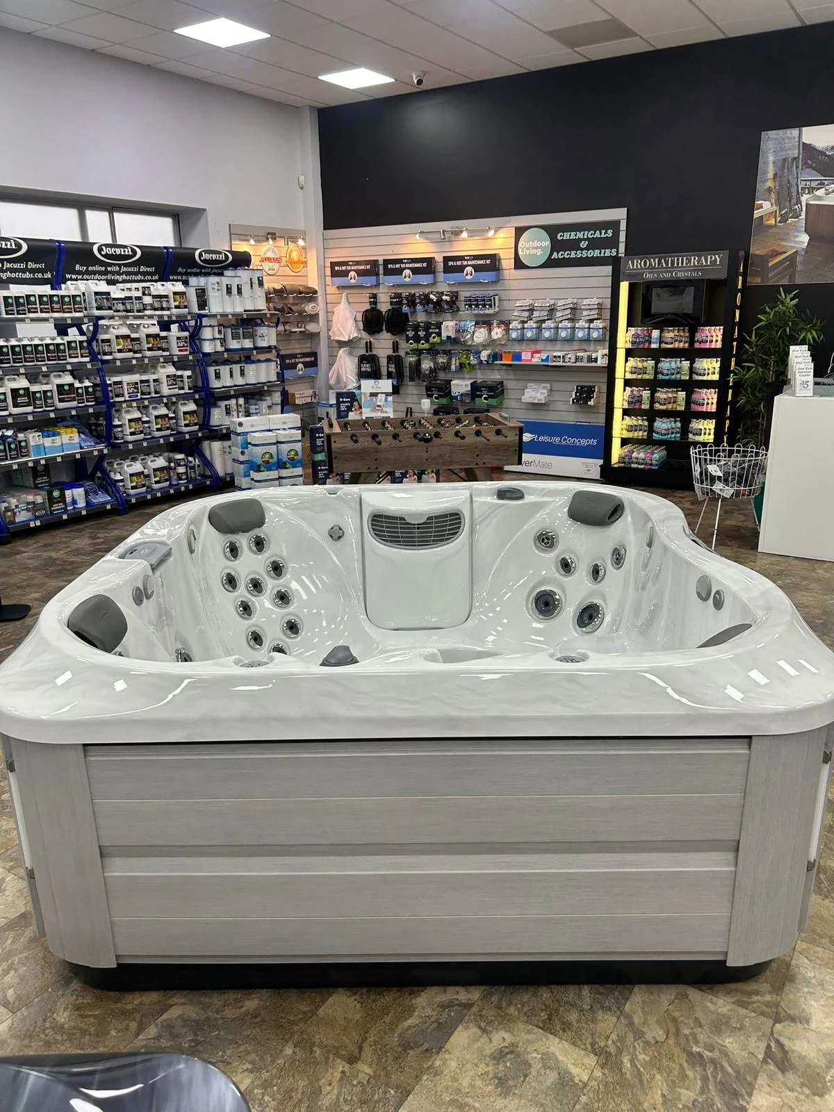 Jacuzzi® J335 Hot Tub 6 Jacuzzi® J335 Hot Tub - Image 6
