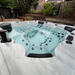 Outdoor Infinity - 6 Person Hot Tub With 1 Lounger -Swim Spa Store InfinityHotTub 6