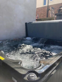 Jacuzzi® J235™ / J235IP™ - 6 Person Hot Tub With 1 Lounger -Swim Spa Store J235IP4