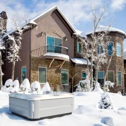 Jacuzzi® J345IP™ - 7 Person Hot Tub 23 Jacuzzi® J345IP™ - 7 Person Hot Tub -Swim Spa Store J345lifestyle2020