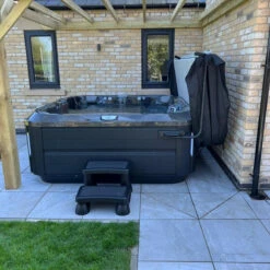 Jacuzzi® J375IP™ - 6 Person Hot Tub With 1 Lounger -Swim Spa Store J375IPAmyArcherInstallJacuzzi4square