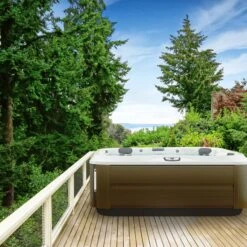 Jacuzzi® J375IP™ - 6 Person Hot Tub With 1 Lounger -Swim Spa Store J375lifestyle2020