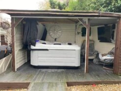 Jacuzzi® J435IP™ - 6 Person Hot Tub With 1 Lounger -Swim Spa Store J435platinum6