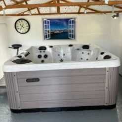 Jacuzzi® J235™ / J235IP™ - 6 Person Hot Tub With 1 Lounger -Swim Spa Store Jacuzzi2353square