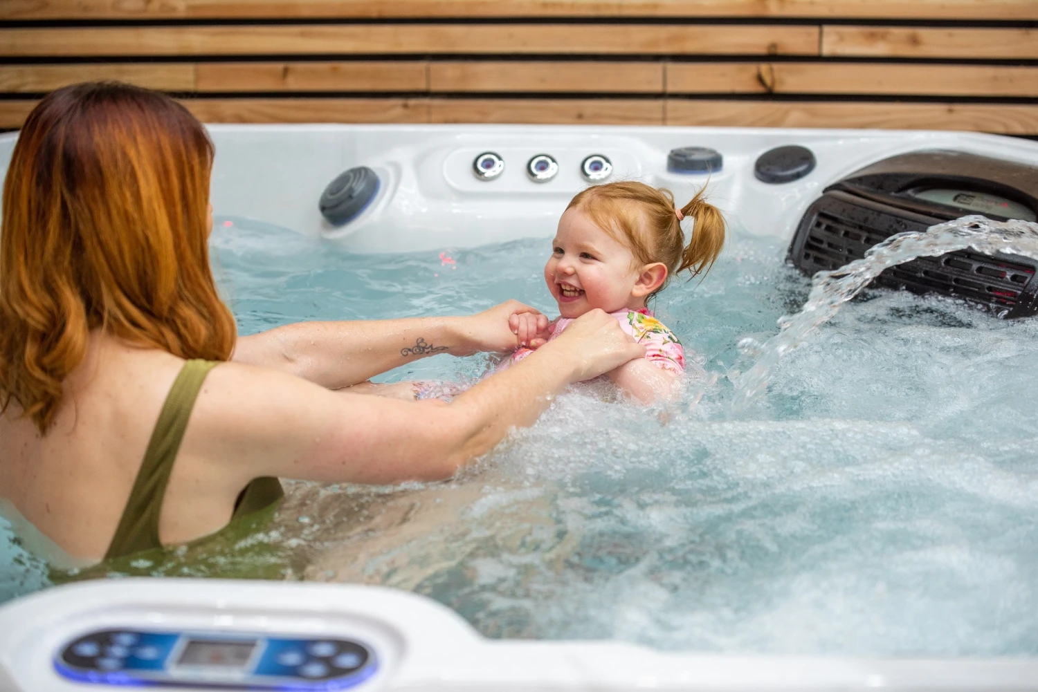 Outdoor Companion - 5 Person Hot Tub With 2 Loungers 11 Outdoor Companion - 5 Person Hot Tub With 2 Loungers - Image 11