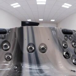 Outdoor Refresh - 6 Person Hot Tub With 1 Lounger -Swim Spa Store OutdoorRefreshSquare 14